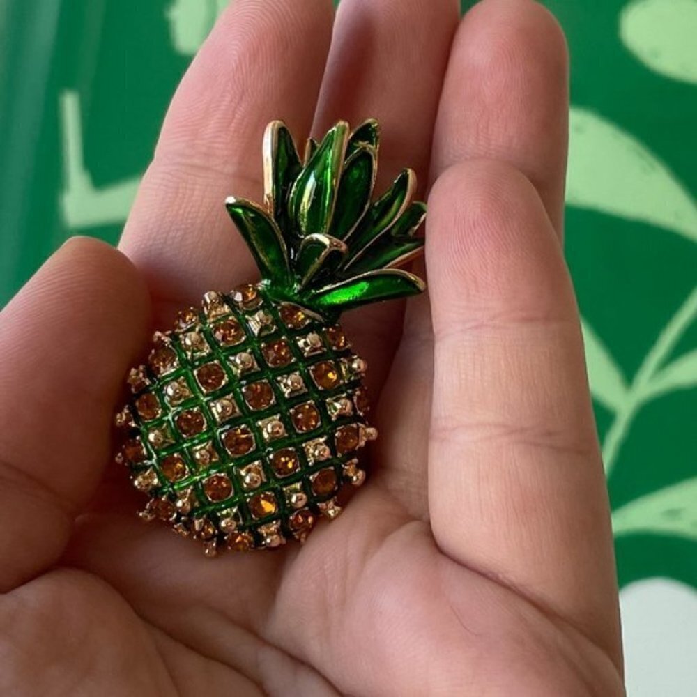 🍍LOFT Pineapple enamel and gem brooch